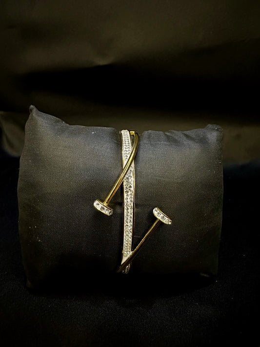 Luxury Gold-Tone Nail Design Open Cuff Bracelet with Zircon Crystals