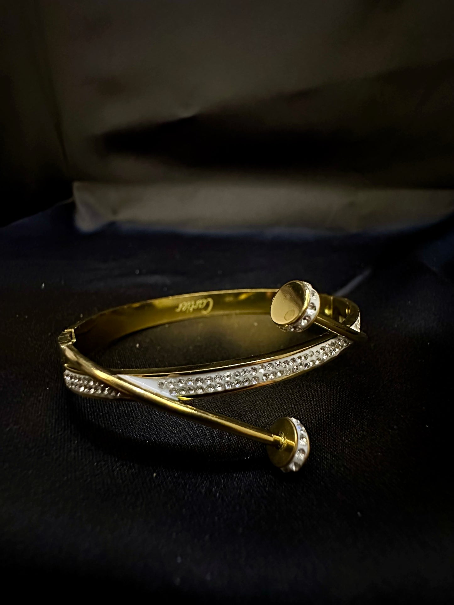 Luxury Gold-Tone Nail Design Open Cuff Bracelet with Zircon Crystals